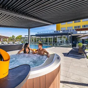 Aura Design & Garden Pool 3* Prague